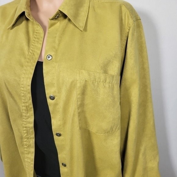 Chico's Faux Suede Light Green Womens Full Button Over Shirt in a Size 2 (L/12) - Picture 3 of 14